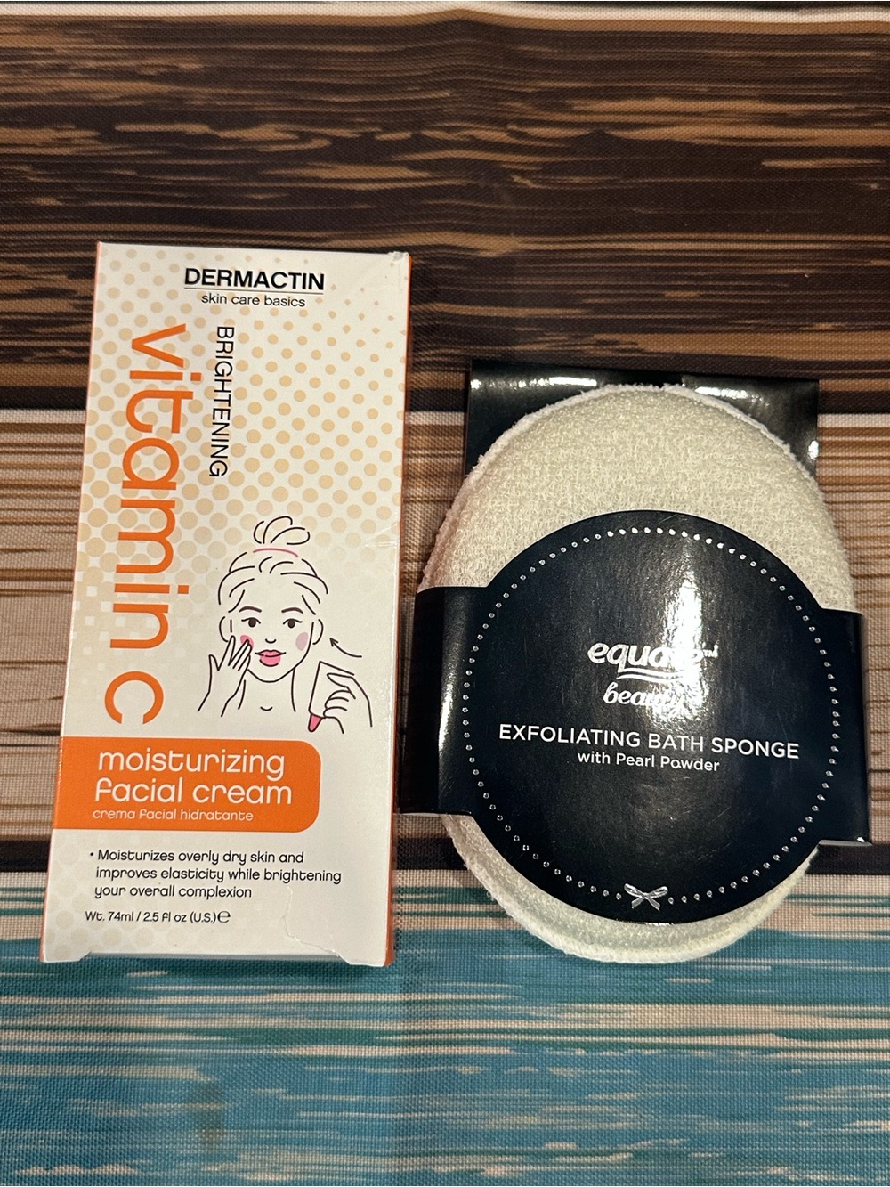 DERMACTIN Vitamin C Moisturizing Facial Cream + Exfoliating Bath Sponge Bundle